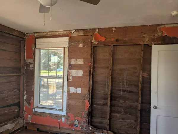 Rockport, TX 78382,909 Live Oak St