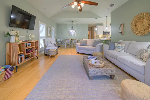 Rockport, TX 78382,17 Camellia Cir