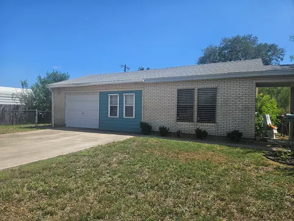 Sinton, TX 78387,814 Lewis