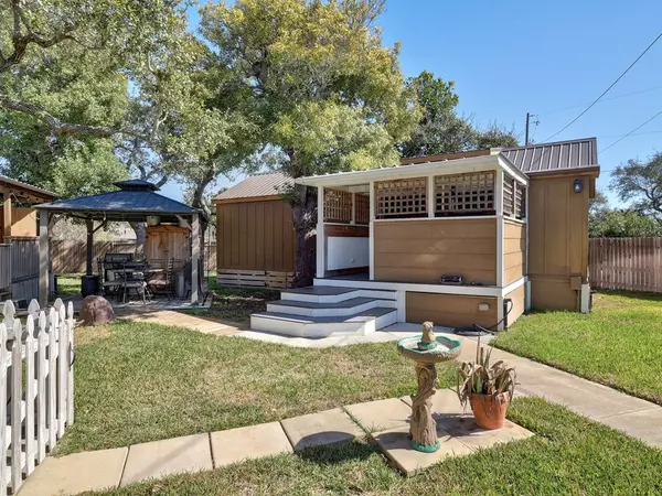 Aransas Pass, TX 78336,1045 Mccampbell