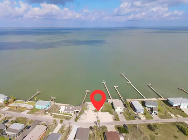 Rockport, TX 78382,718 Copano Cove
