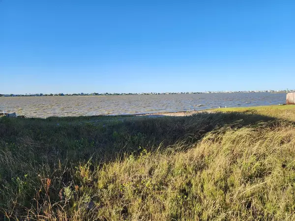 Rockport, TX 78382,137 Lakeshore Drive