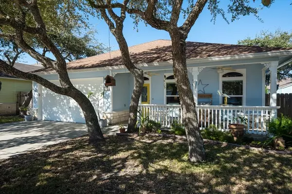 111 Sandollar Circle, Rockport, TX 78382