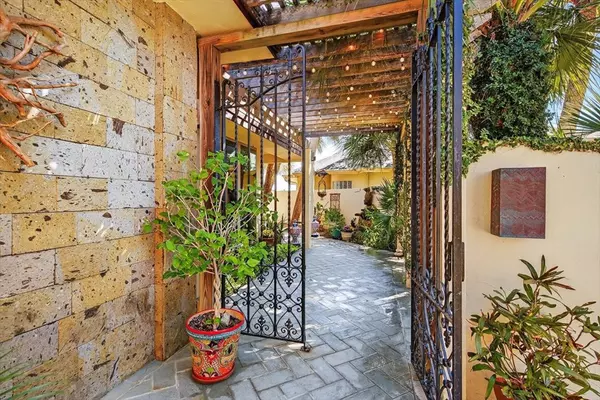 Rockport, TX 78382,2303 Edgewater Court