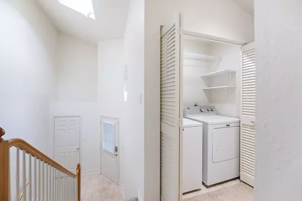 Rockport, TX 78382,210 Oak Bay St