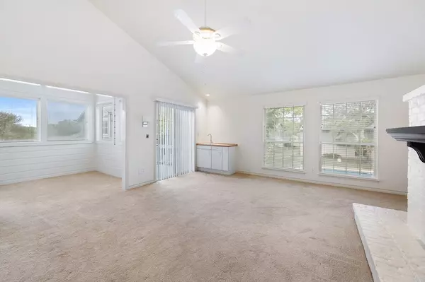 Rockport, TX 78382,210 Oak Bay St