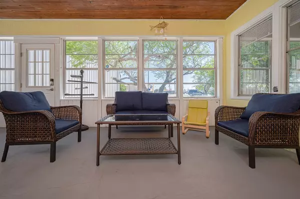 Rockport, TX 78382,1604 Victoria