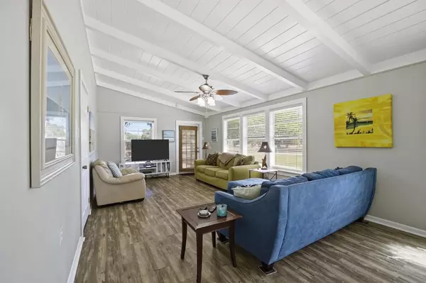 Rockport, TX 78382,1321 Jenkins St