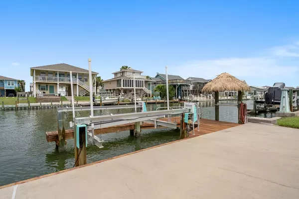City By The Sea, TX 78336,180 Port St Claire