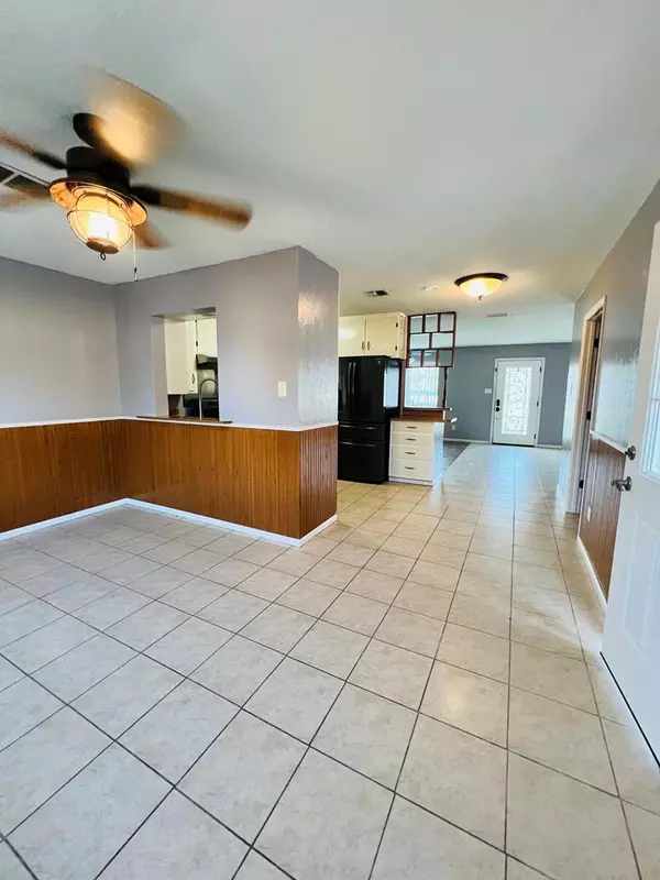 Rockport, TX 78382,1230 Red Bird Dr.