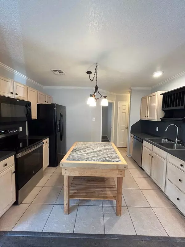 Rockport, TX 78382,1022 Allen St.