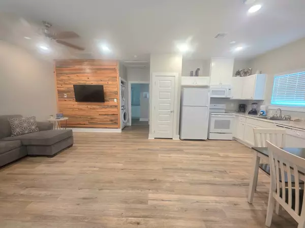 Rockport, TX 78382,121 Oasis Circle