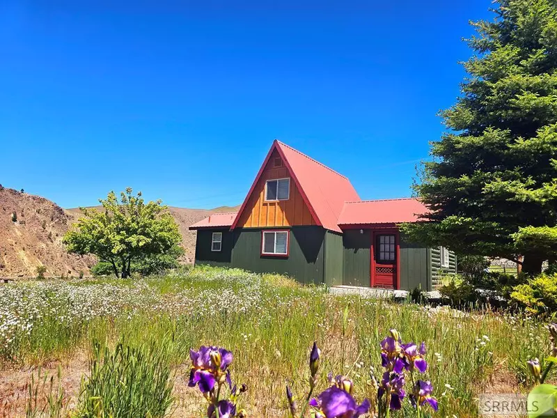 24 Maxwell Bridge Lane, North Fork, ID 83466