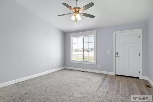 Idaho Falls, ID 83401,3670 N Rain Tree Street