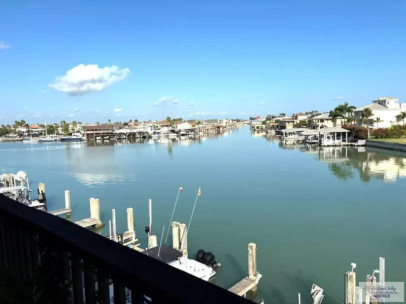 226 Houston St, Port Isabel, TX 78578