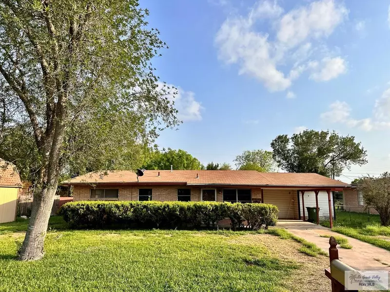 697 White Ave., Raymondville, TX 78580