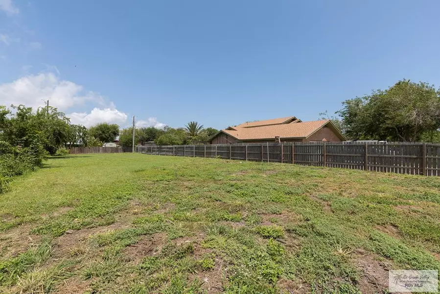 207 Mesquite Dr., Laguna Vista, TX 78578