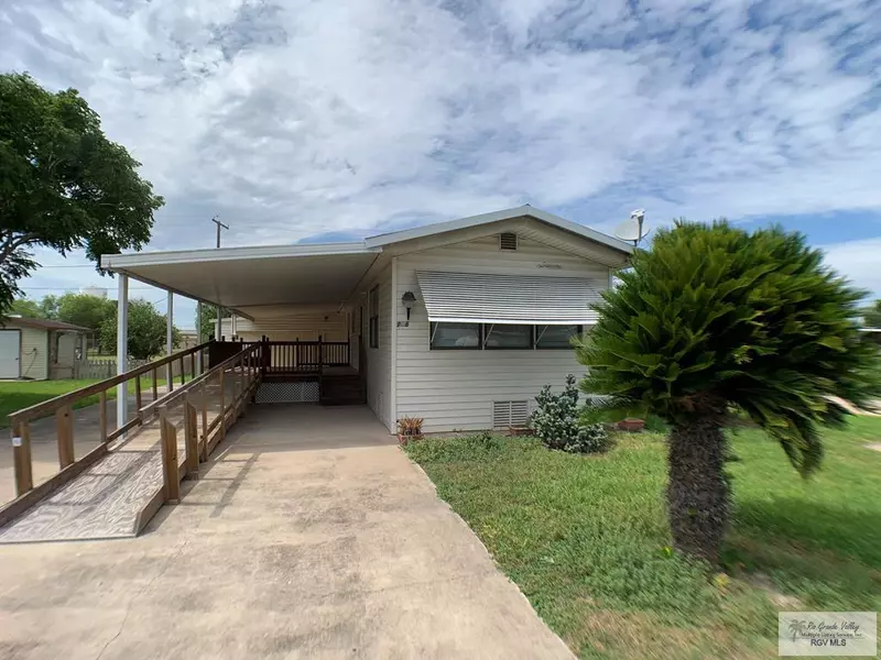 916 Palmera Dr., La Feria, TX 78559