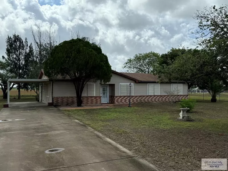 25631 White Ranch Rd., La Feria, TX 78559
