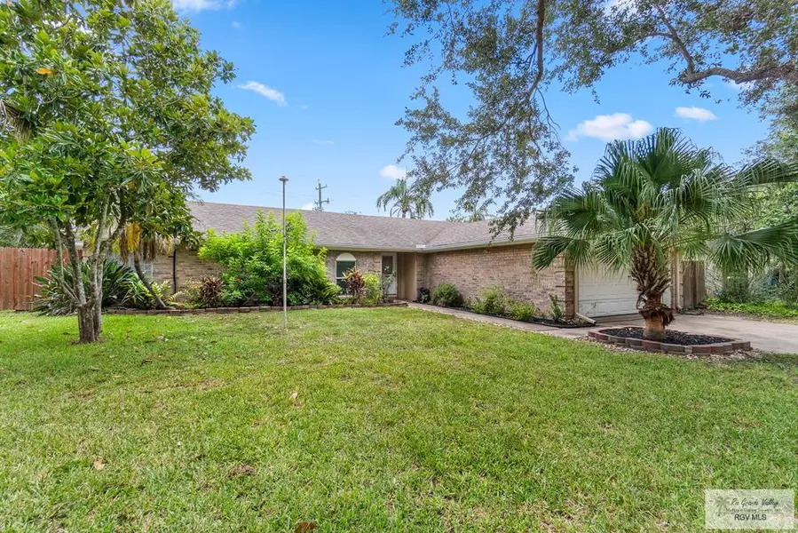 1000 Palm Valley Dr., Palm Valley, TX 78552