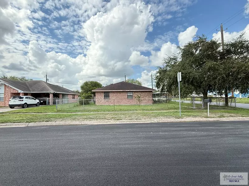 400 Peacock St, San Benito, TX 78586
