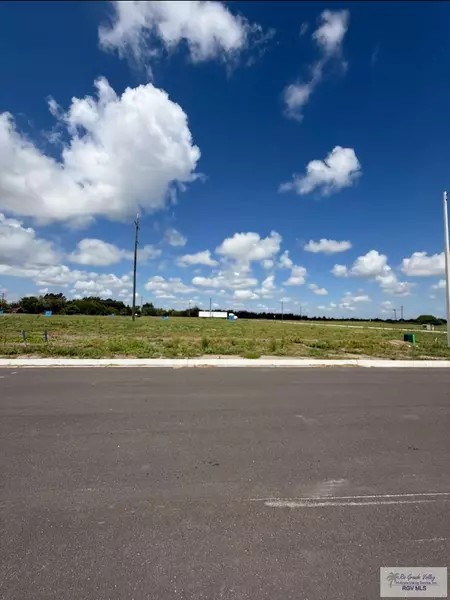 1521 Strawberry Cir, Brownsville, TX 78521