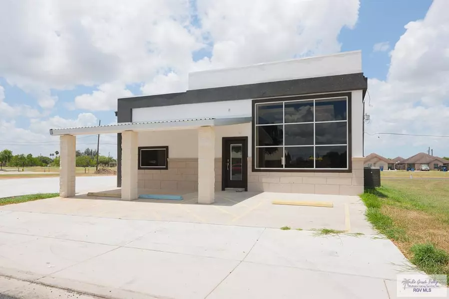 309 Ocean Blvd., Los Fresnos, TX 78566