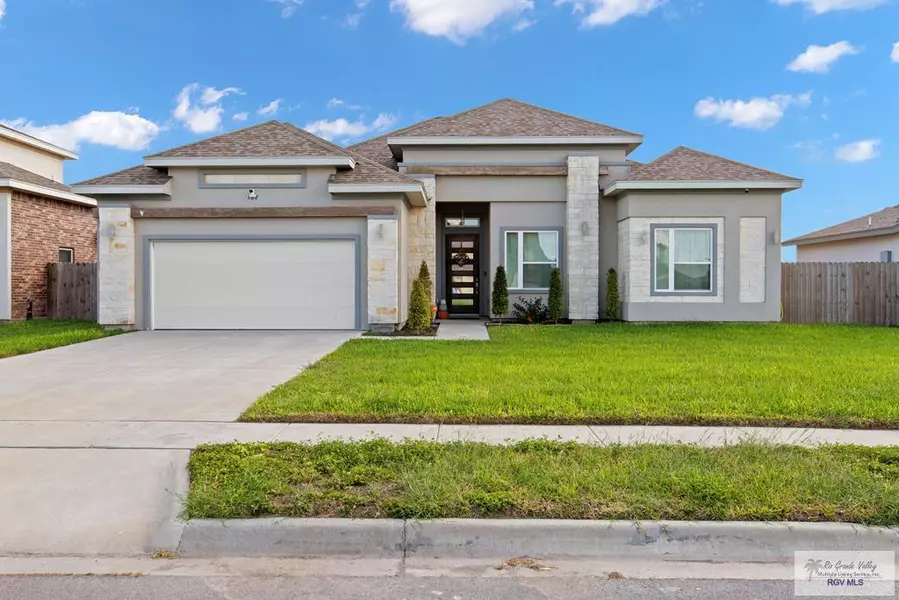 102 Heron Dr, Los Fresnos, TX 78566
