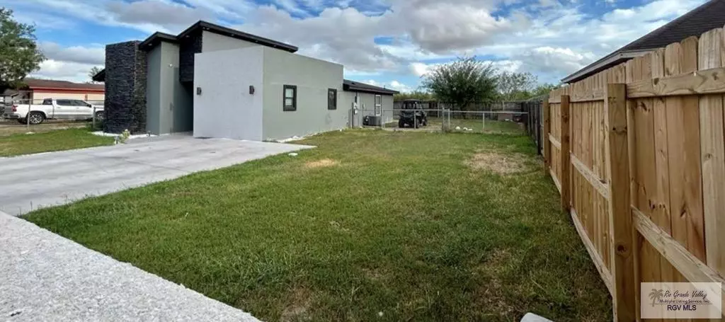 6842 Los Lobos Dr., Brownsville, TX 78521