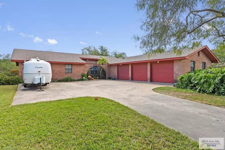 35102 Anaqua Dr., Los Fresnos, TX 78566