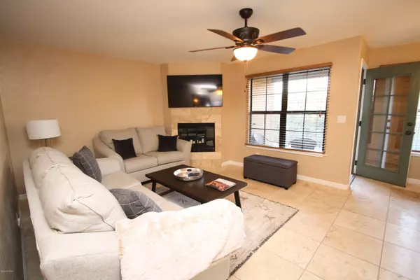 Tucson, AZ 85718,6651 N Campbell AVE #150