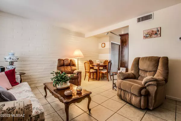 Green Valley, AZ 85614,251 S Paseo Madera #A