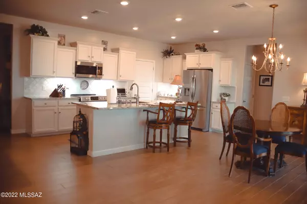 Corona De Tucson, AZ 85641,713 S Adanirom Judson AVE