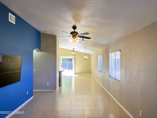 Oro Valley, AZ 85737,2095 W Double Eagle DR