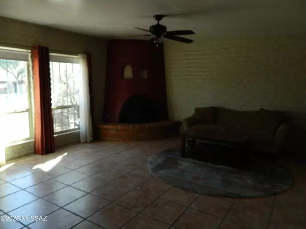 Green Valley, AZ 85614,1560 S Abrego DR