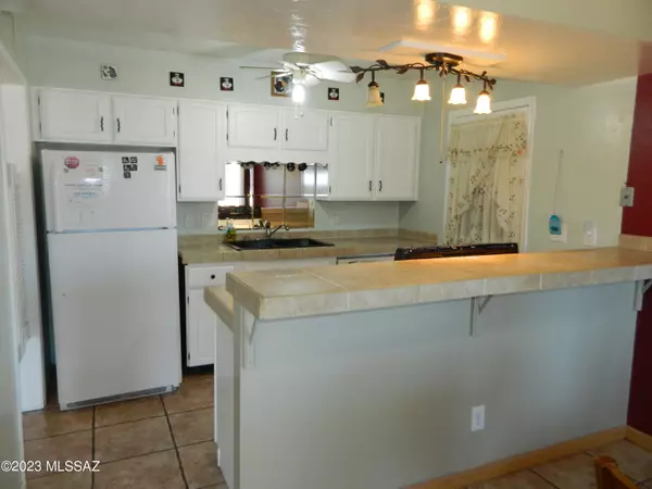 Green Valley, AZ 85614,1560 S Abrego DR