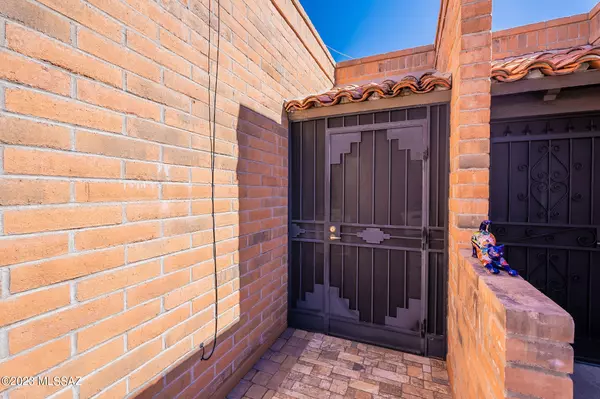 Green Valley, AZ 85622,2487 S Calle Del Dante