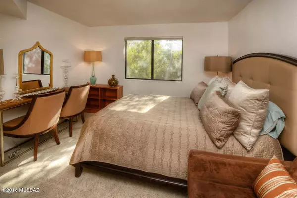 Tucson, AZ 85750,5051 N Sabino Canyon RD #2211