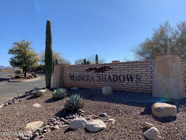 Green Valley, AZ 85614,640 E Canyon Rock RD #00049