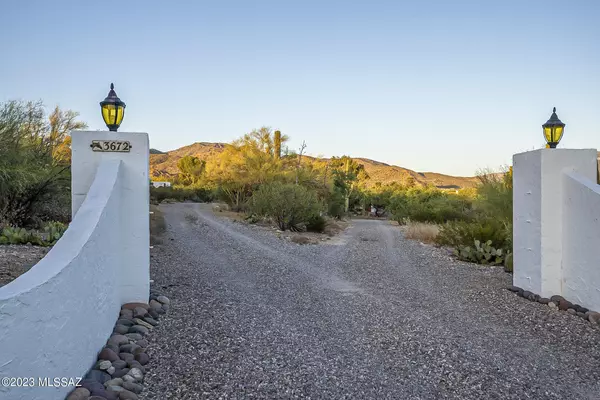 Tucson, AZ 85749,3672 N White Pearl LN