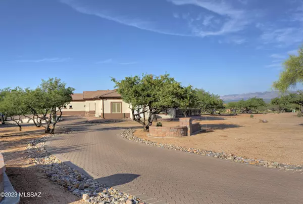 Green Valley, AZ 85622,958 W Mission Twin Buttes RD