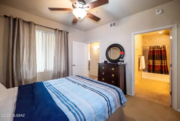 Tucson, AZ 85718,2550 E River RD #20102