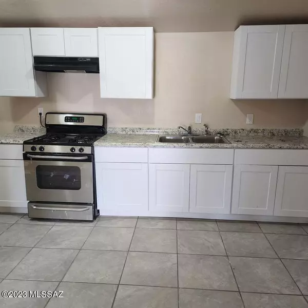 Mammoth, AZ 85618,713 N San Manuel DR