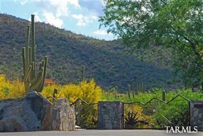 Tucson, AZ 85749,5330 N Falcon Crest PL #2P