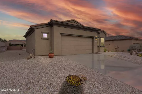 Green Valley, AZ 85614,972 W Tenniel DR