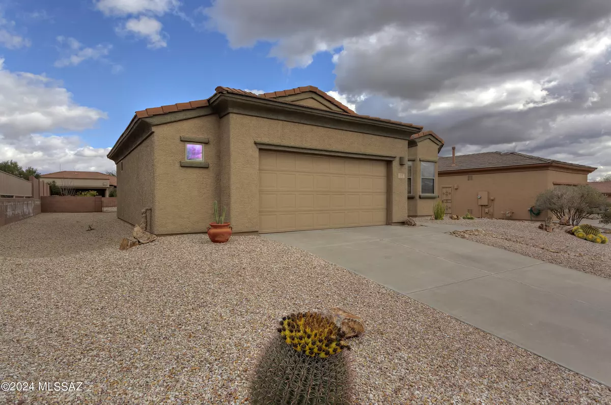 Green Valley, AZ 85614,972 W Tenniel DR