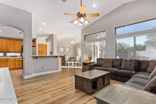 Gilbert, AZ 85296,1073 S Roca ST