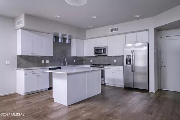 Tucson, AZ 85719,809 E Park Modern DR