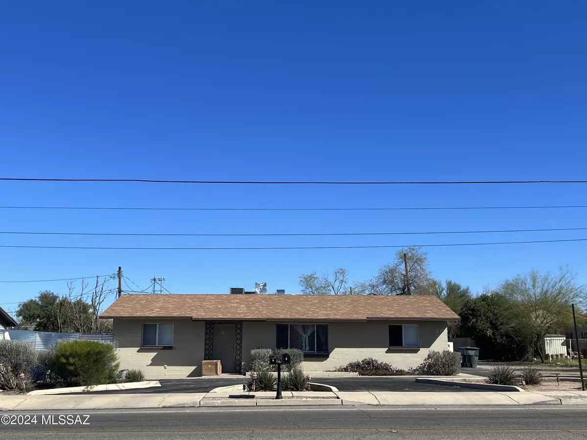 Tucson, AZ 85712,1654 N ROSEMONT BLVD