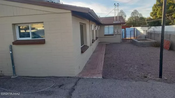 Tucson, AZ 85712,1654 N ROSEMONT BLVD